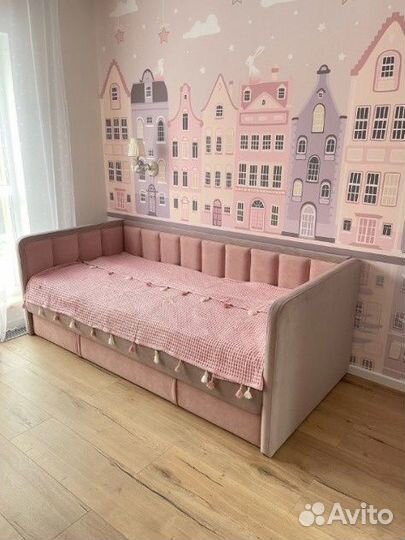 Диван-кровать с матрасом и дополн. спальн. местом