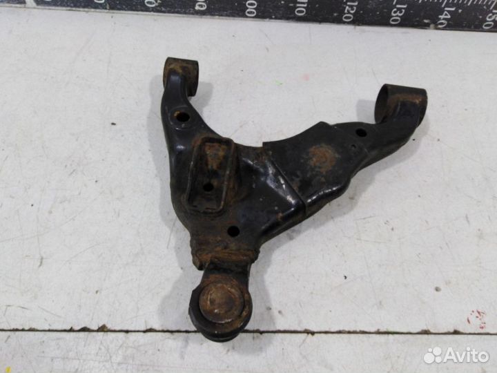 Рычаг передний левый нижний