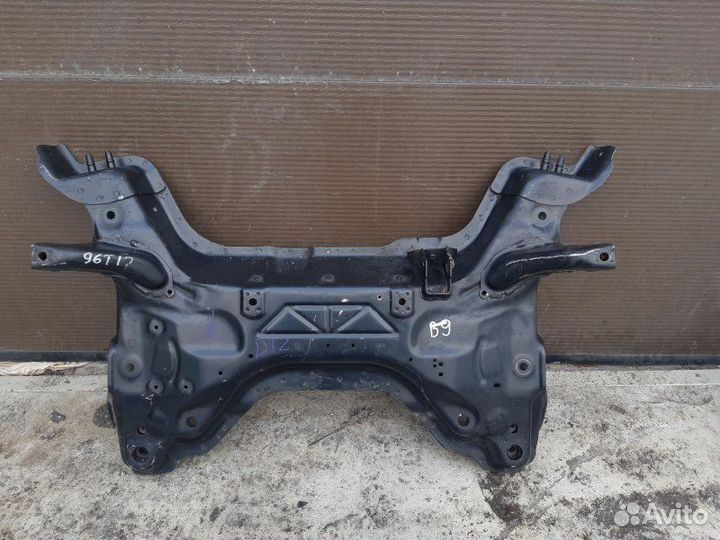 Балка двигателя передняя (подрамник) Peugeot