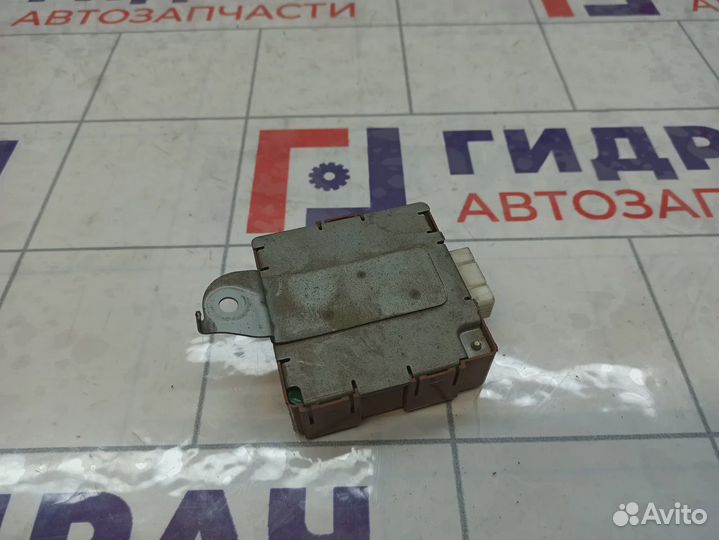 Блок электронный Toyota Land Cruiser (J100) 89741-60242