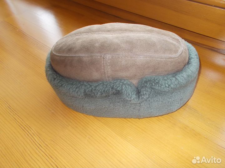 Зимняя мужская шапка