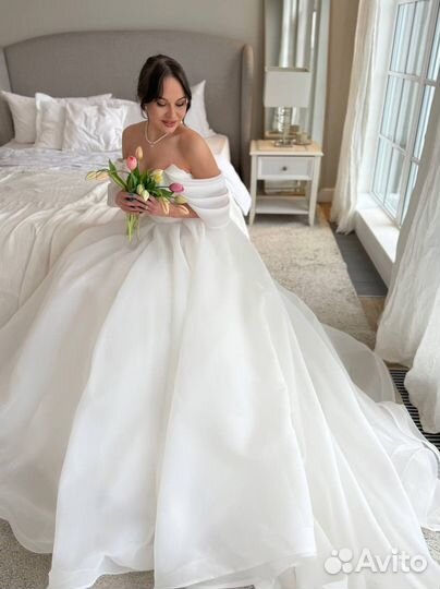 Платье свадебное новое, пышное из органзы