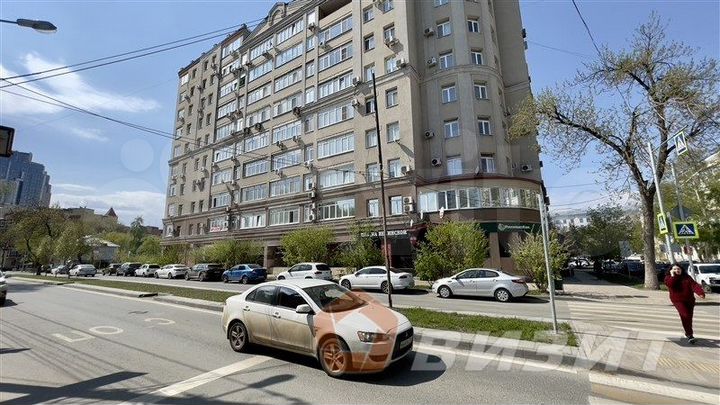 Офис в центре города с парковкой, 104 м²