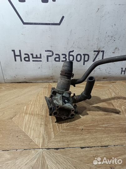 Корпус с термостат ом renault scenic 1