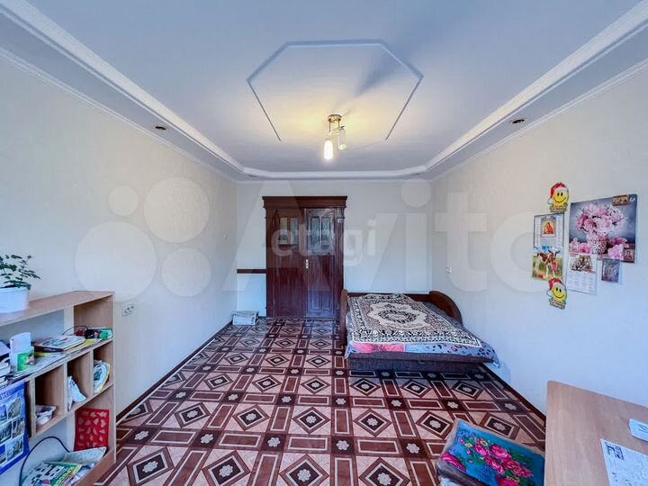 3-к. квартира, 64 м², 1/10 эт.