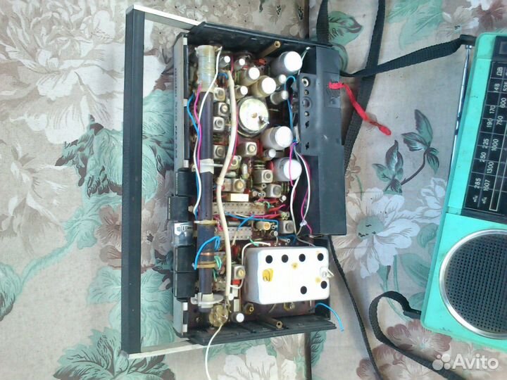 Кучка радио и мп3 и катушечный и касетный магнито