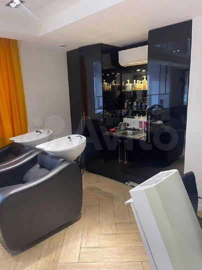 Свободного назначения,287 м² нежил. с арендатором