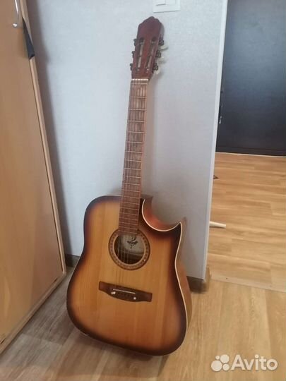 Гитара акустическая