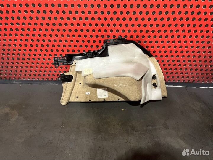 Обшивка багажника левая Porsche Cayenne 958 2016