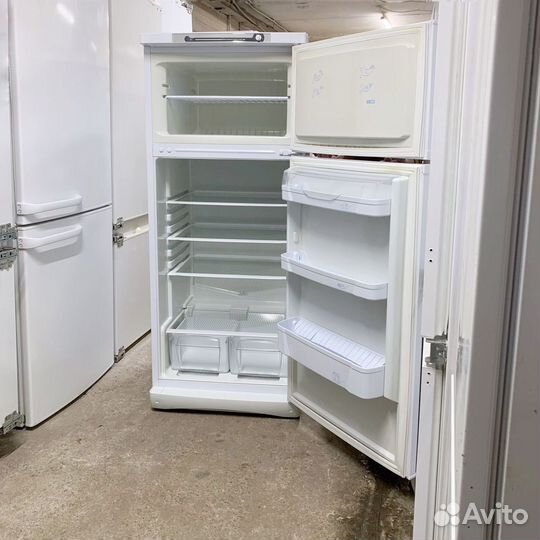 Холодильник бу маленький Indesit 145 см