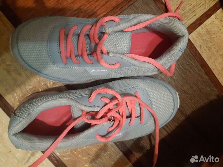 Кроссовки для девочки