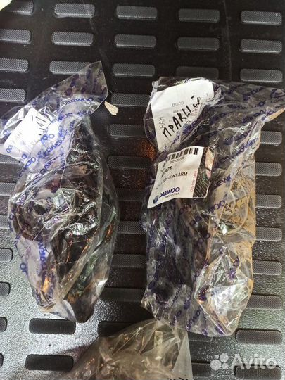 Задние сайлентблоки передних рычагов Epica