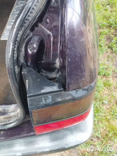 Задние фонари Hella Red Black VW Passat B3 седан