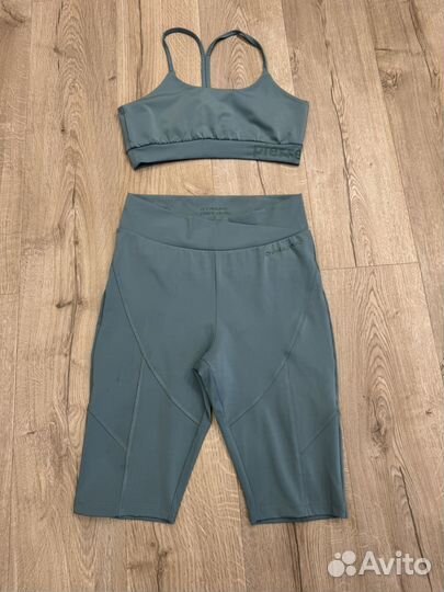 Спортивная одежда женская для фитнеса