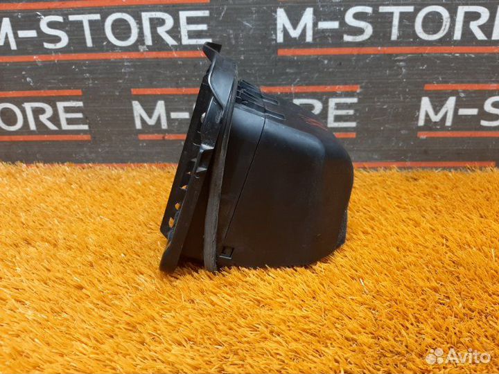 Решетка вентиляционная задняя правая Audi Q5 8R