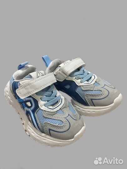 Кроссовки детские