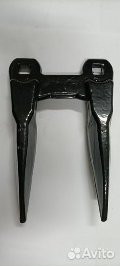 87702973 Сдвоенный палец жатки CNH