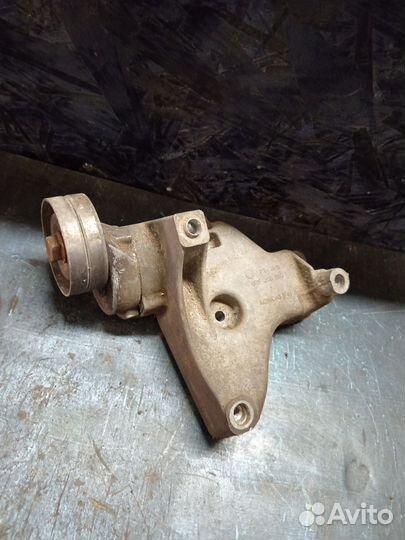 Кронштейн натяжной ролика Volkswagen Polo 5