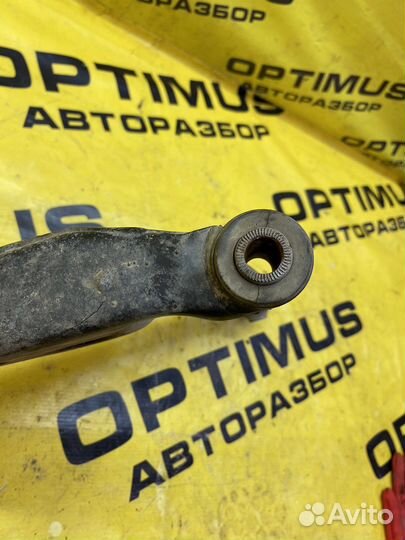 Рычаг передний левый нижний Toyota Voxy