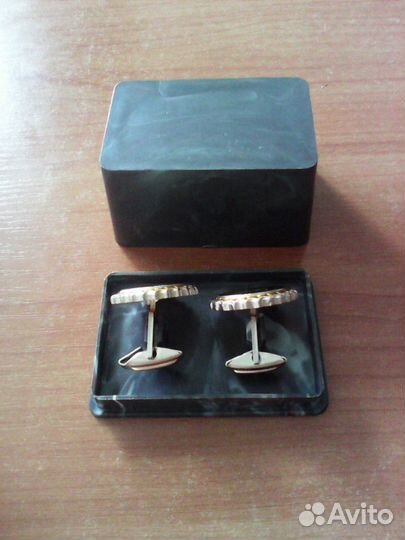 Запонки В футляре