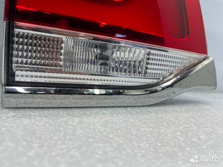 Фонарь внутренний задний левый Toyota Land Cruiser