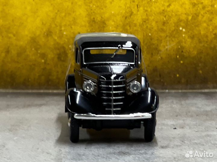 Модель газ 61-415 1/43 наш автопром