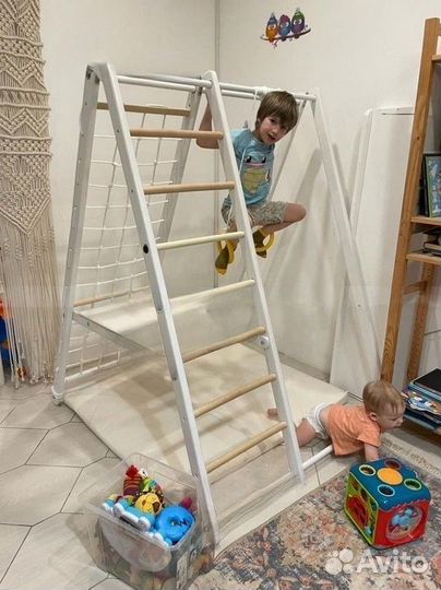 Домашний спортивный комплекс с площадкой