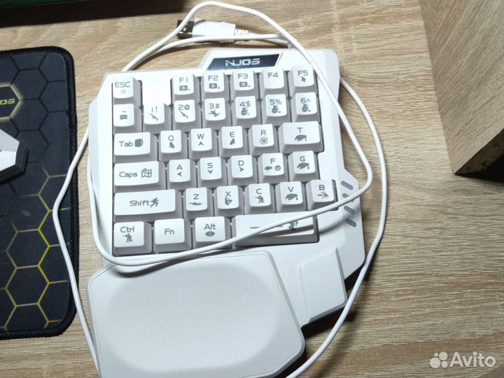 Игровая клавиатура и мышь для телефона