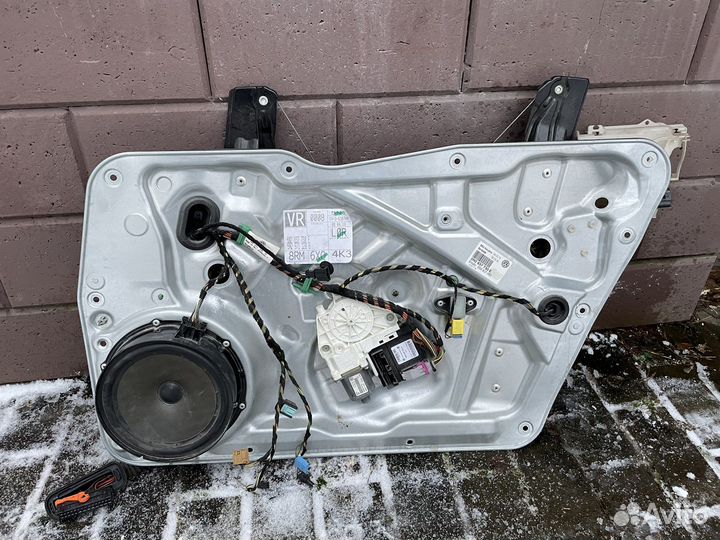 Каркас правой передней двери Volkswagen