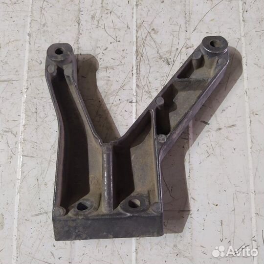 Кронштейн впускного коллектора Bmw 3 седан 1.6