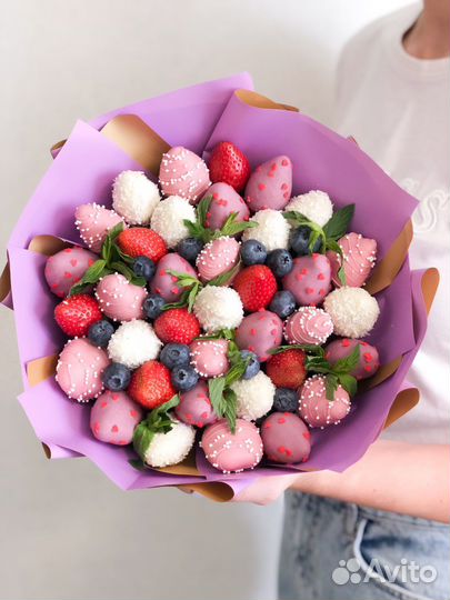 Букет из клубники в шоколаде необычный подарок