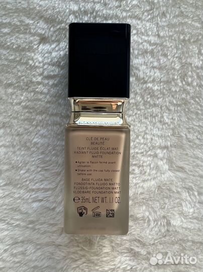 Тональный крем Clé de Peau Beauté