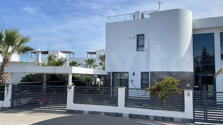 Дом 210 м² на участке 6 м² (Кипр)