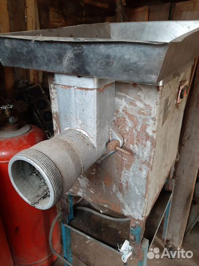 Электромясорубка бу