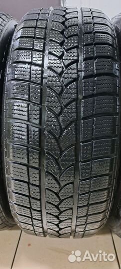 Taurus 601 Winter 225/55 R17 101V