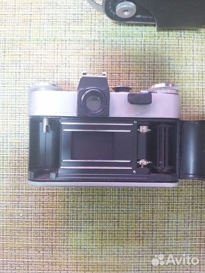 Плёночный фотоаппарат Зенит-Е