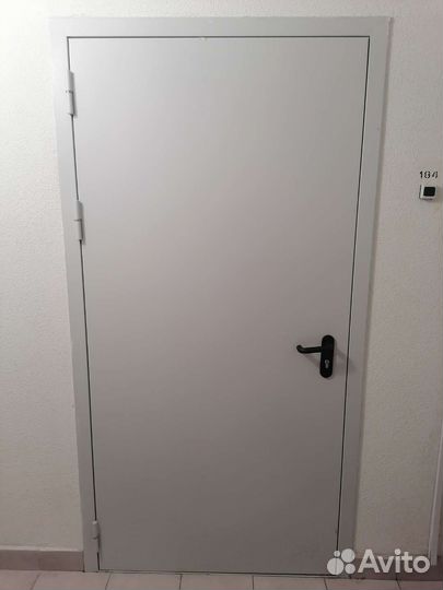 Дверь входная от застройщика