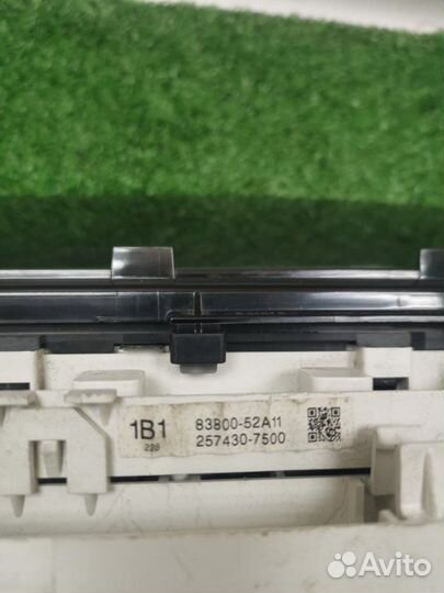 Панель приборов Toyota Yaris 2005—2009