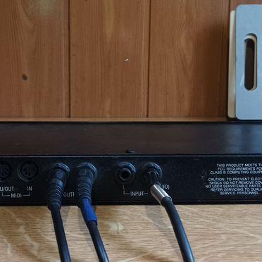 Продам ревер Alesis