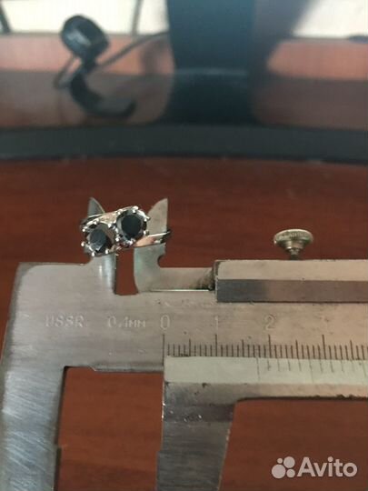 Серебряное кольцо с камнем