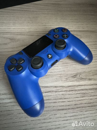 Sony PlayStation 4 Pro 2Тб + джойстик