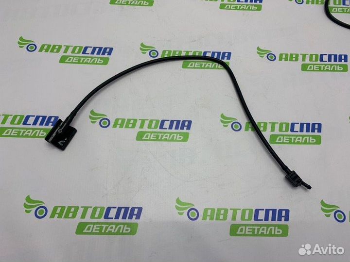 Форсунка омывателя лобового стекла левая Mazda