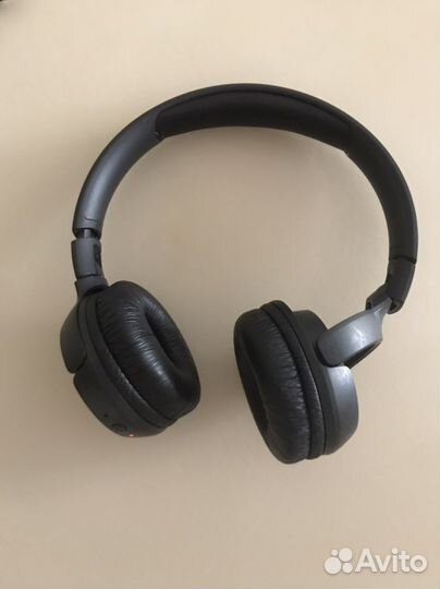 Беспроводные наушники jbl