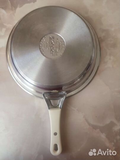 Сковорода с покрытием URA 24 см zepter