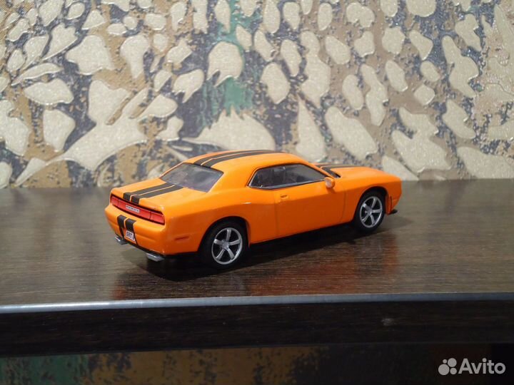 Dodge Challenger SRT-8