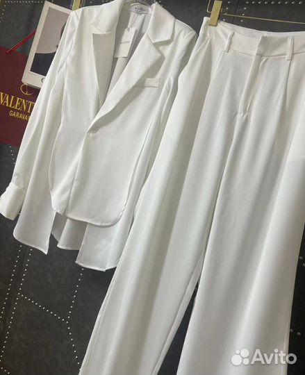 Костюм женский valentino