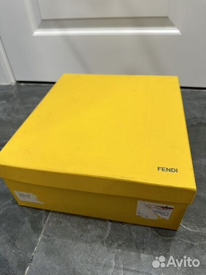 Босоножки fendi