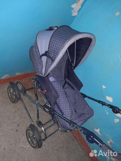Прогулочная коляска