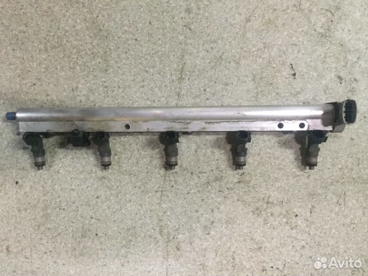 Вольво S80 топливная форсунка 2.5T 30757534