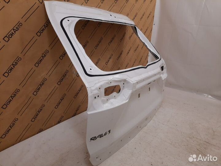 Крышка багажника Toyota Rav4 50